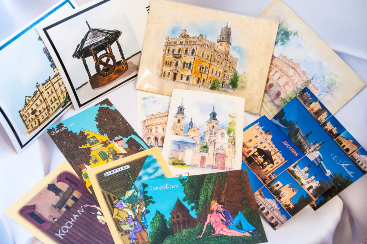 pocztówki z motywem jarosławskim na białym tle