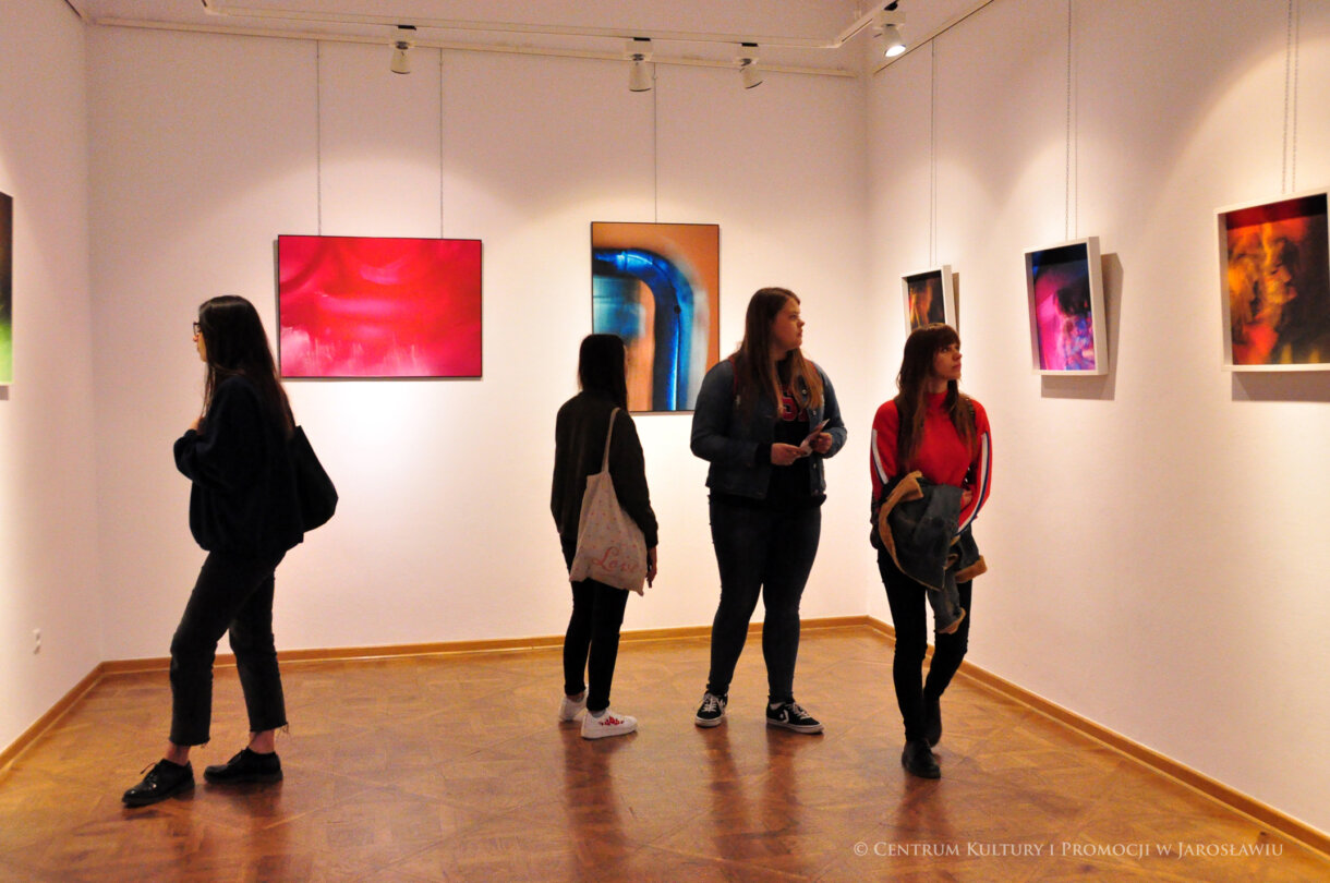 uczestnicy wernisażu, ekspozycja