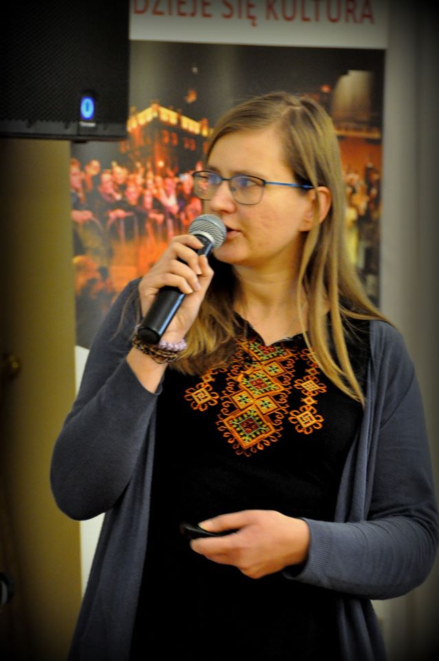 prowadząca spotkanie