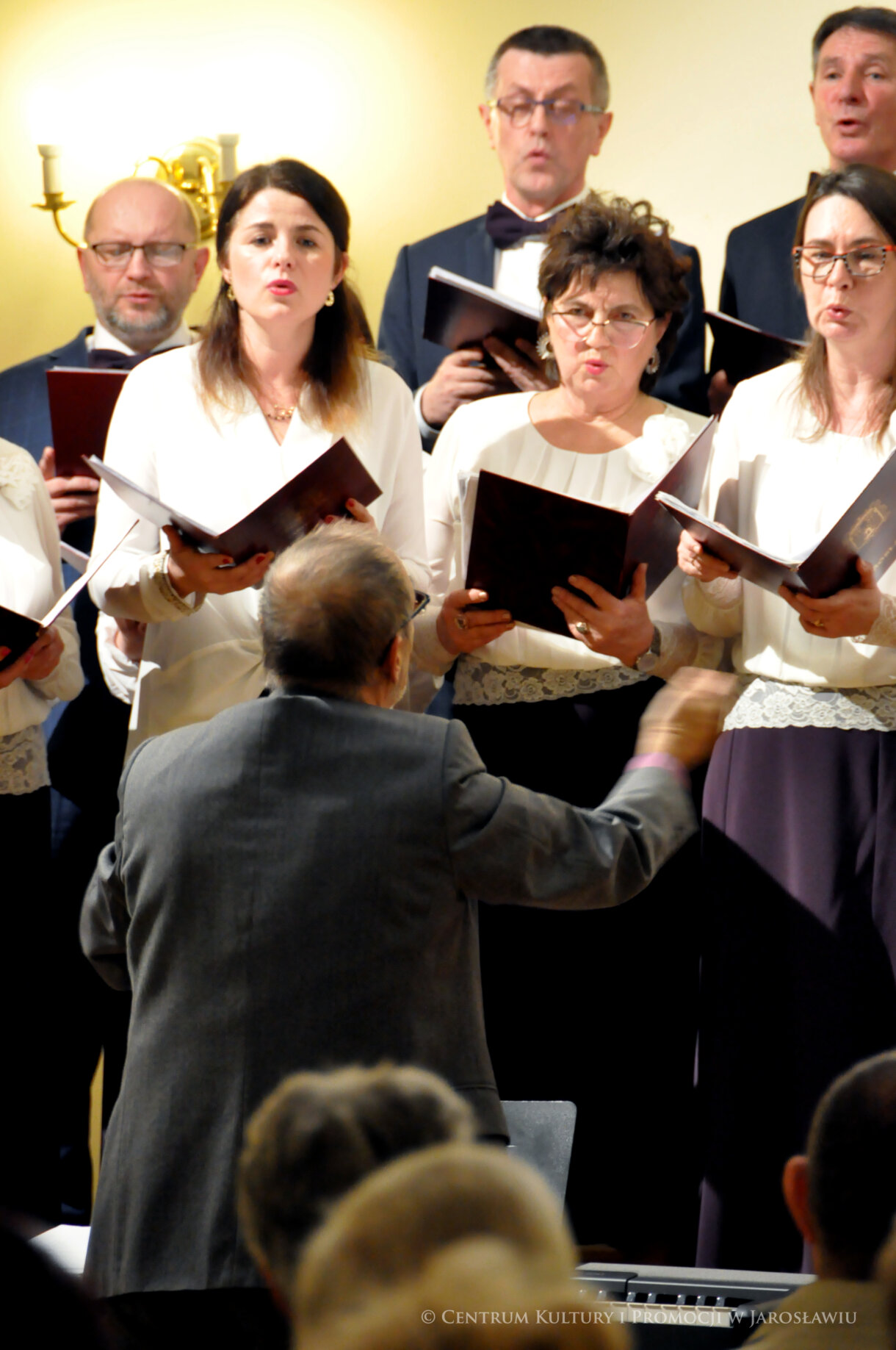 członkowie Chóru Jarosław zbliżenie