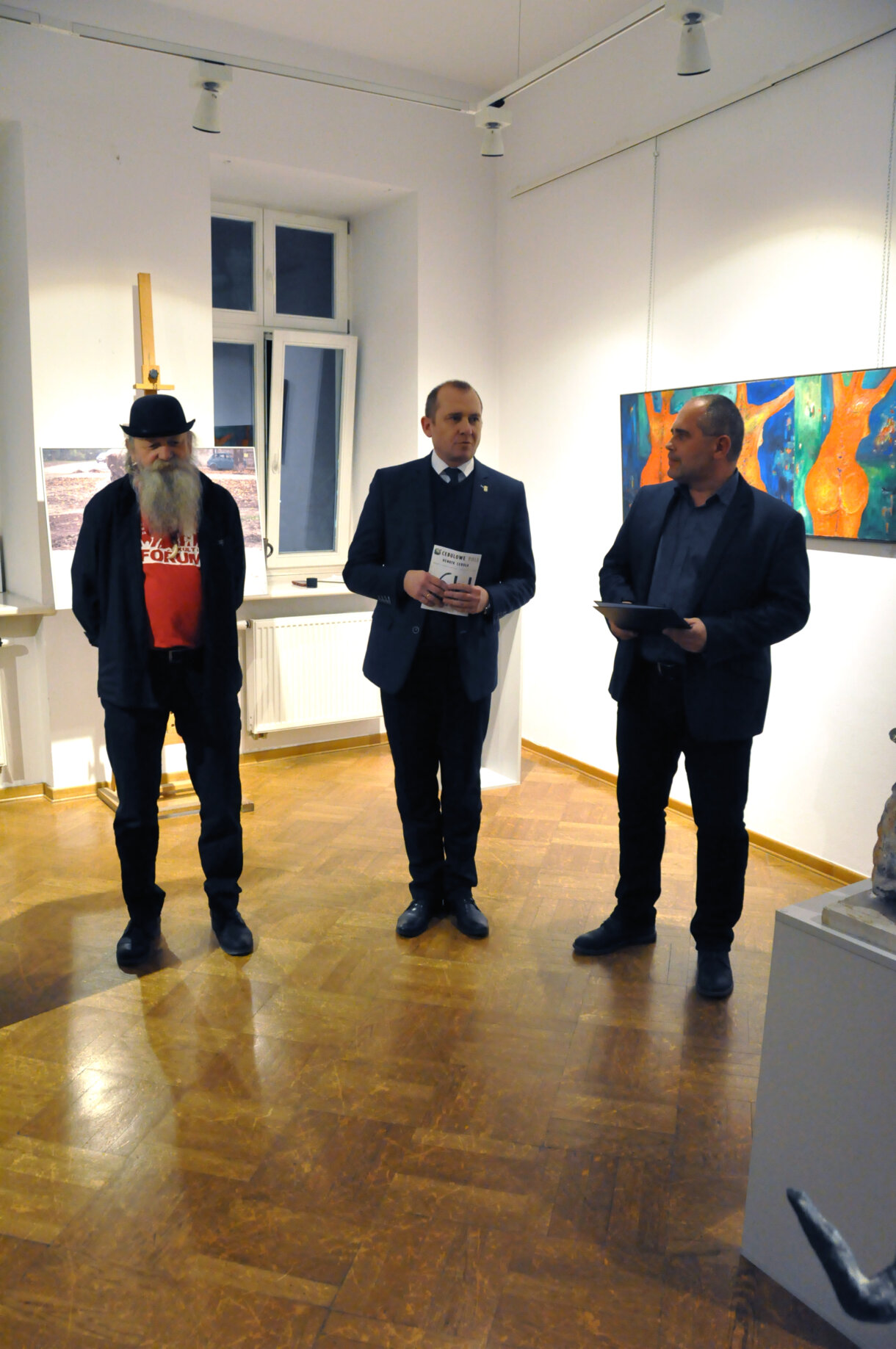 artysta, autor wystawy, zastępca burmistrza Miasta Jarosławia, dyrektor Centrum Kultury i Promocji w Jarosławiu, ekspozycja