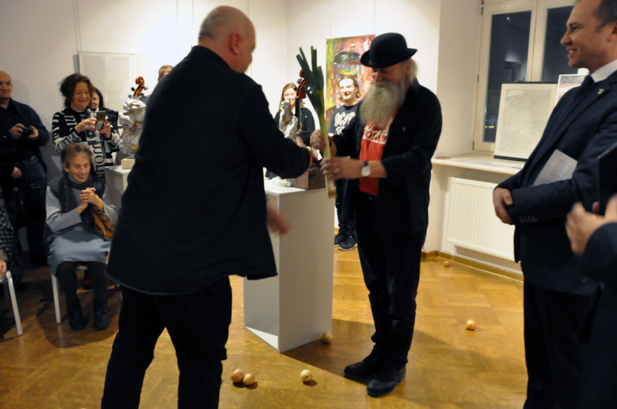 artysta, autor wystawy, uczestnik