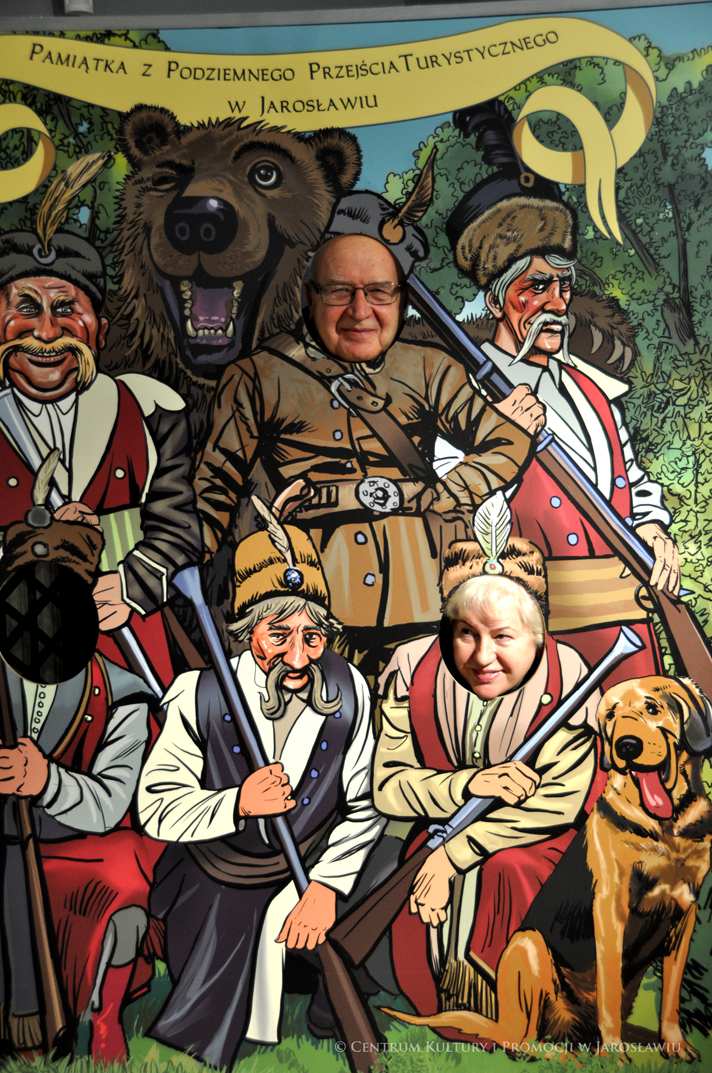 Uczestnicy akcji zakochani w podziemiach zwiedzają Podziemne Przejście Turystyczne w Jarosławiu