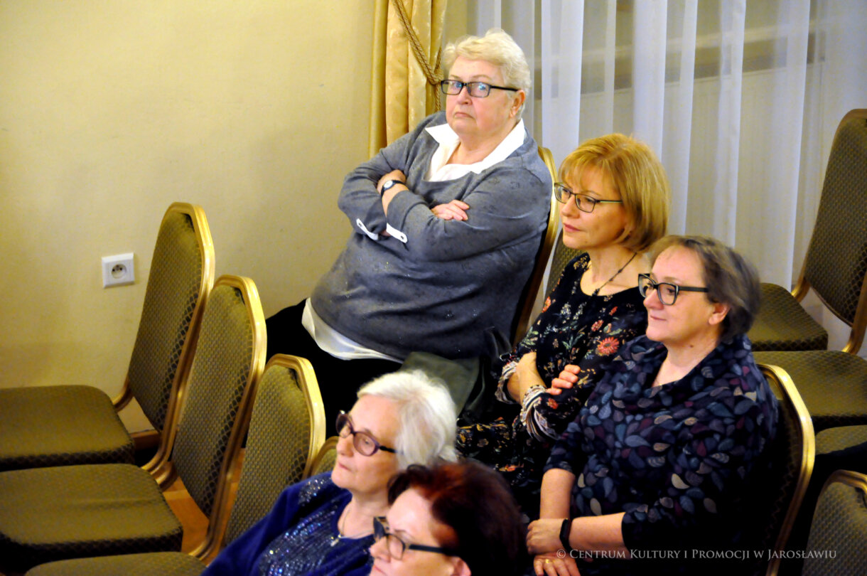 publiczność zgromadzona w Sali Lustrzanej