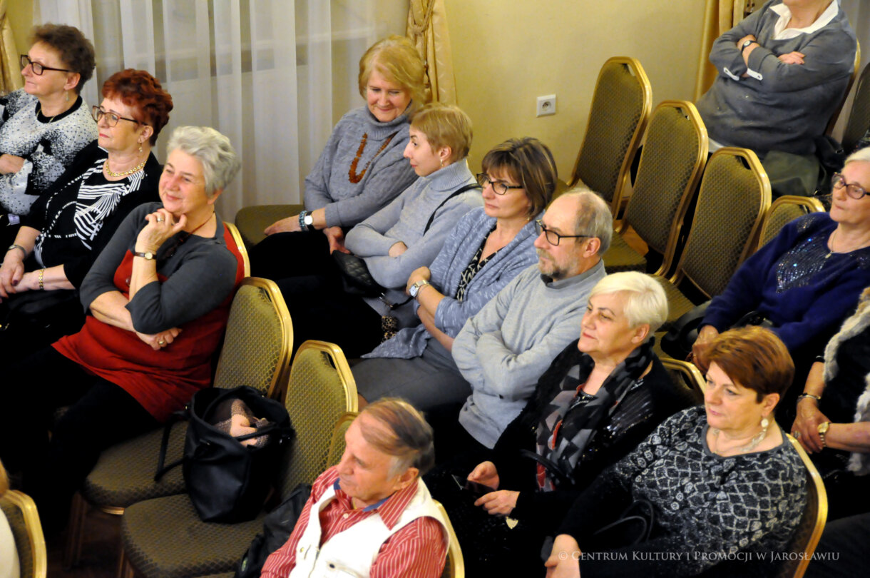 publiczność zgromadzona w Sali Lustrzanej