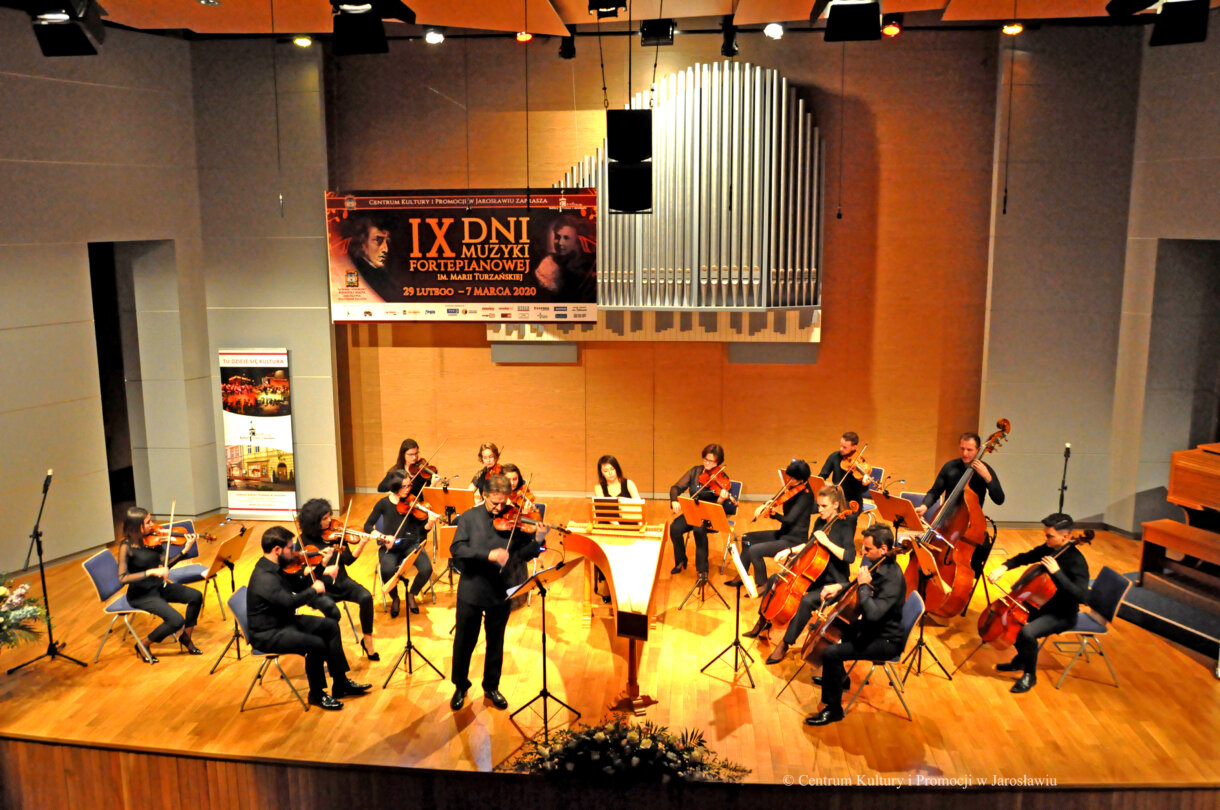 Orkiestra Symfonia Galicyja na scenie w Sali Koncertowej