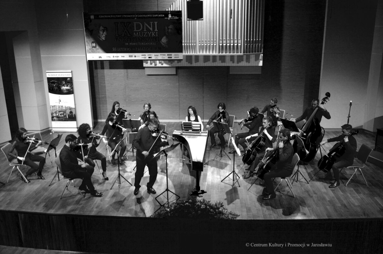 Orkiestra Symfonia Galicyja na scenie w Sali Koncertowej