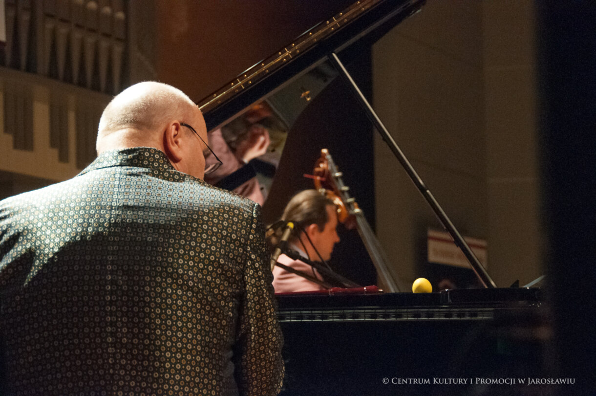 Włodek Pawlik podczas gry na fortepianie