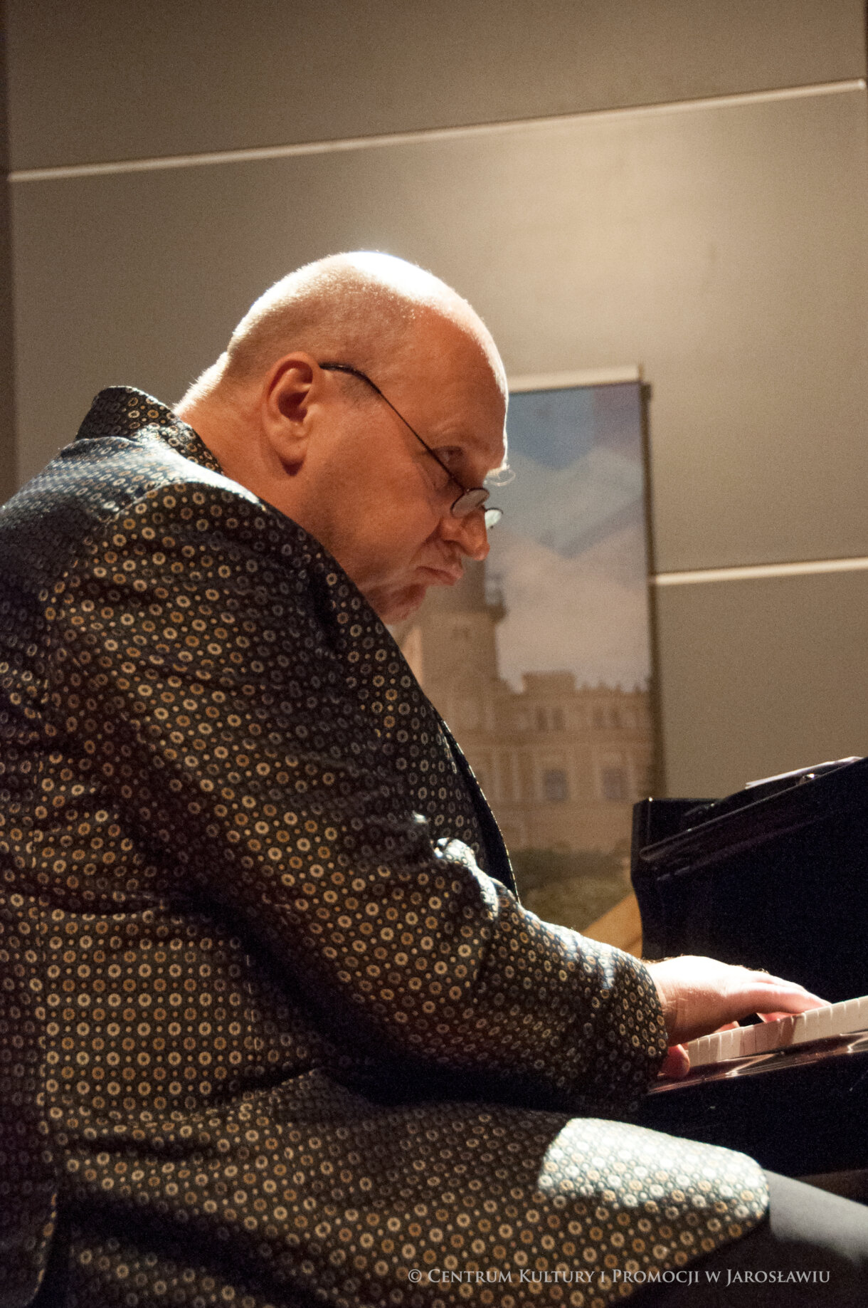 Włodek Pawlik podczas gry na fortepianie