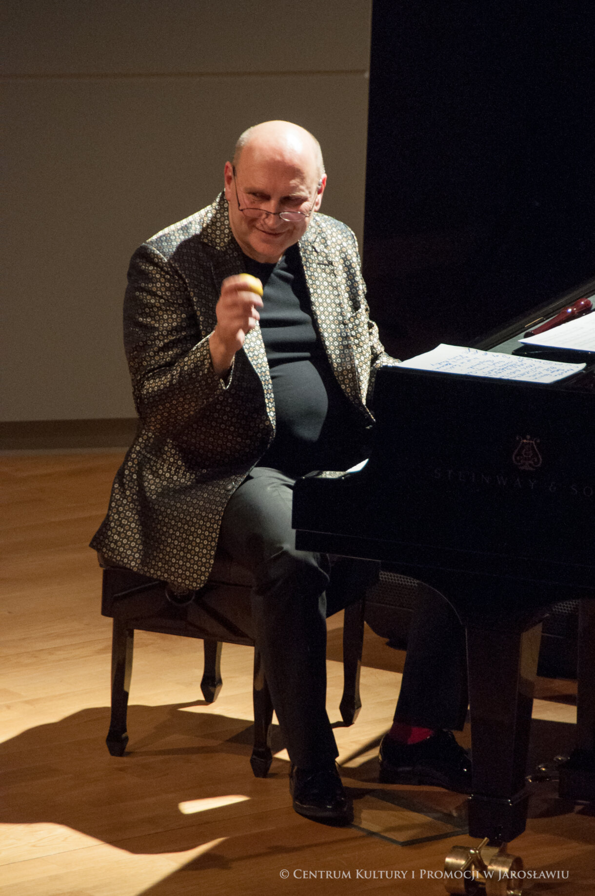 Włodek Pawlik Podczas Gry na Fortepianie
