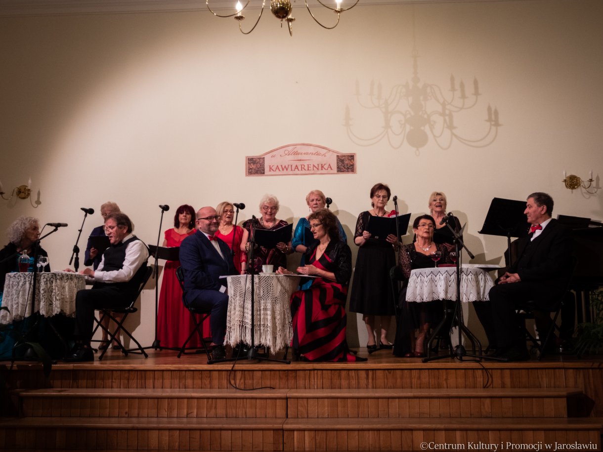 Zespół Piosenki Estradowej „Sway” podczas występu