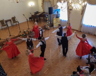 Zespół Tańca Towarzyskiego „Balans” Zespół Tańca Towarzyskiego "Balans" podczas występu