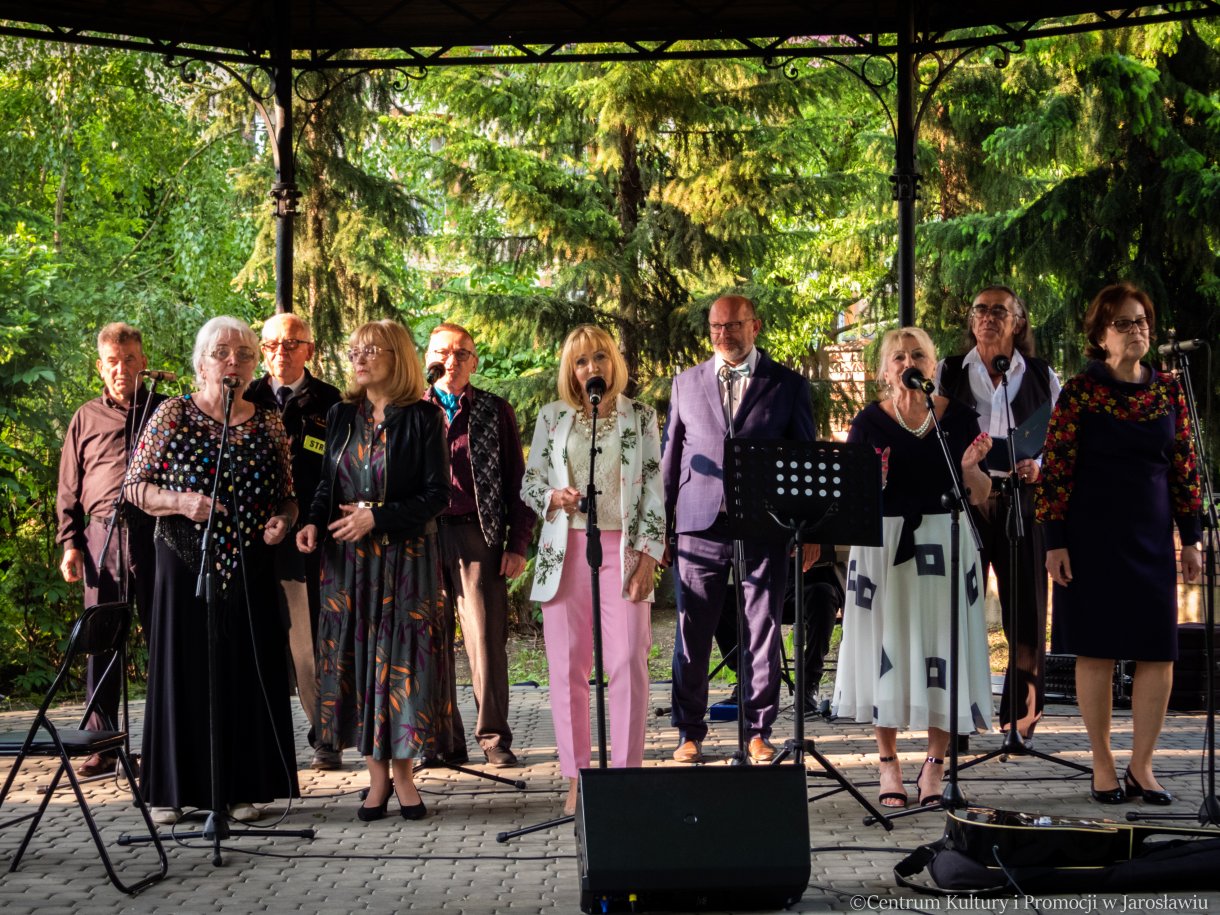 Zespół Piosenki Estradowej „Sway” podczas występu