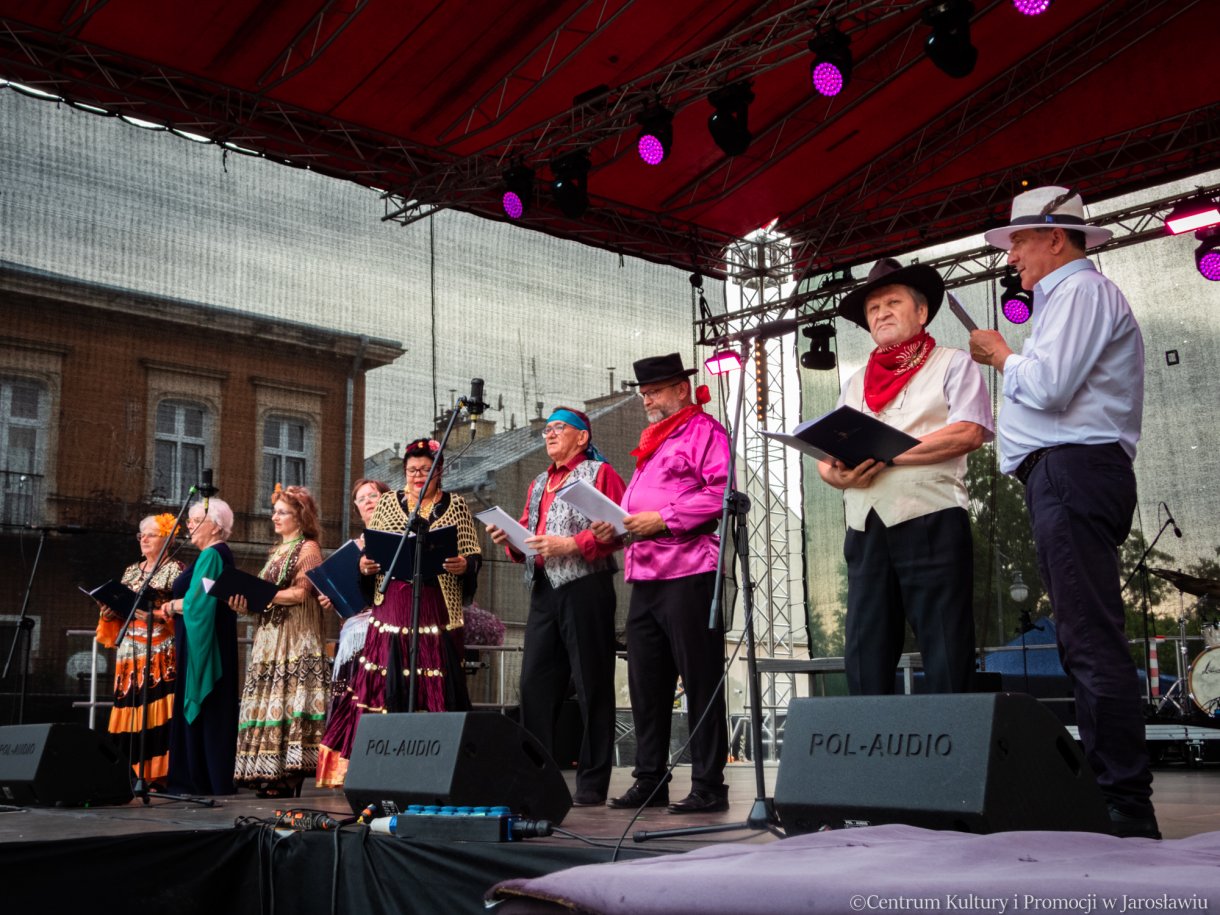 Zespół Piosenki Estradowej „Sway” podczas występu