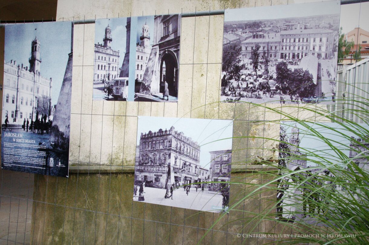 wystawa plenerowa, ekspozycja, widokówki z widokiem dawnego Jarosławia