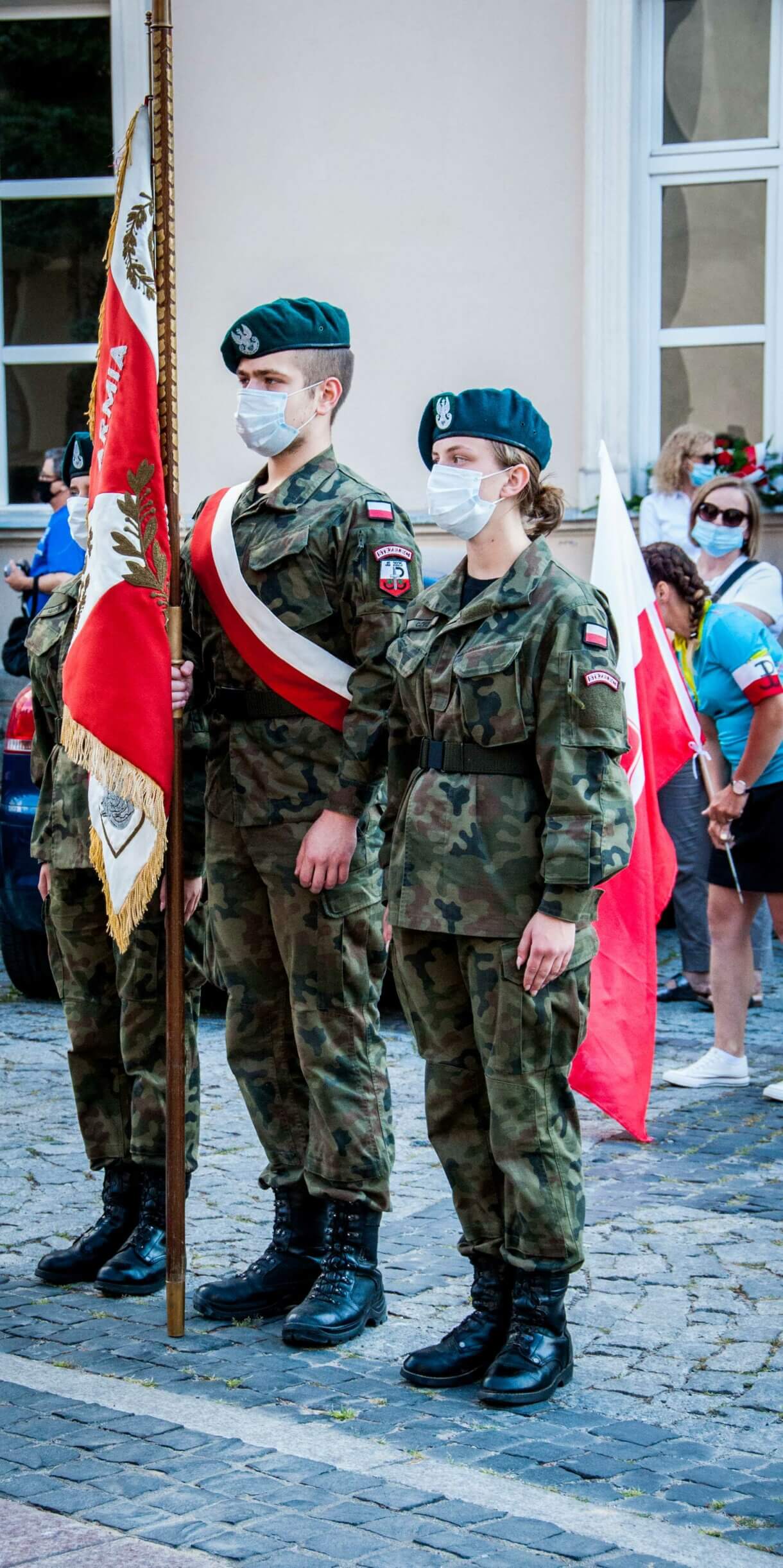 poczet sztandarowy Jednostki Strzeleckiej 