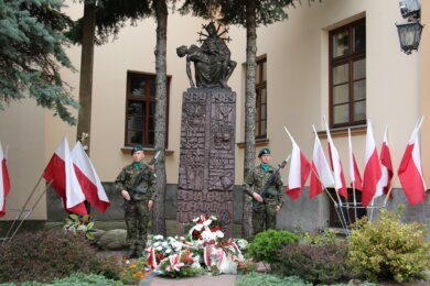 Obchody Światowego Dnia Sybiraka w Jarosławiu pomnik Bohaterów i Ofiar II Wojny Światowej