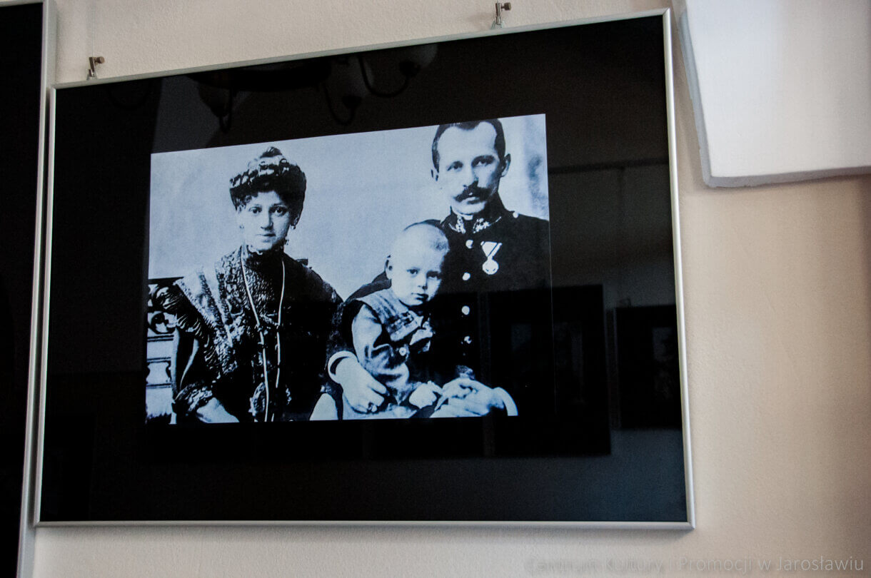 fotografia: Młody Karol Wojtyła z rodzicami