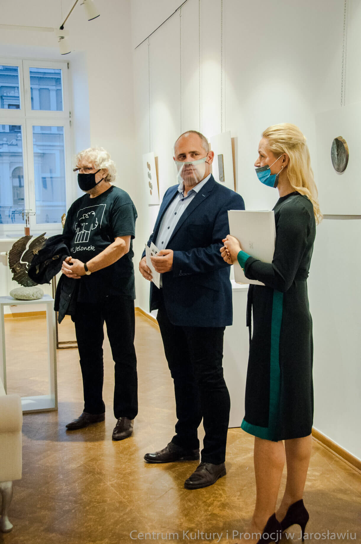 Autor wystawy, dyrektor CKiP, kurator wystawy podczas jej otwarcia