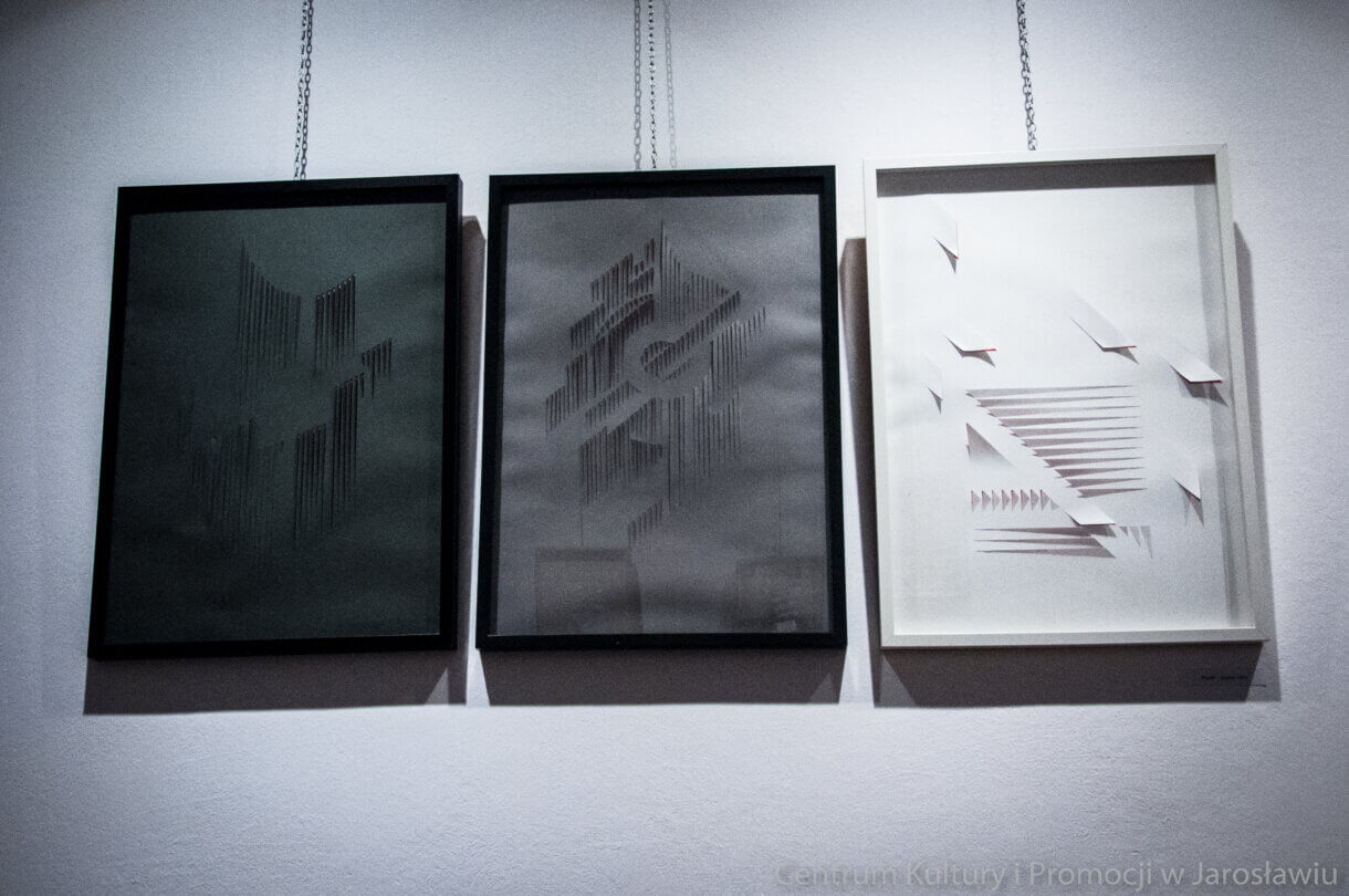 obrazy wycięte z papieru