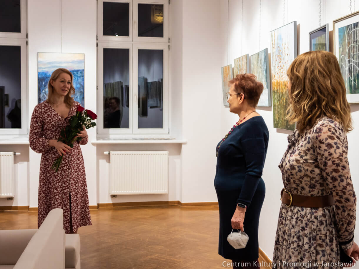artystki oraz kierownik Galerii Głownej