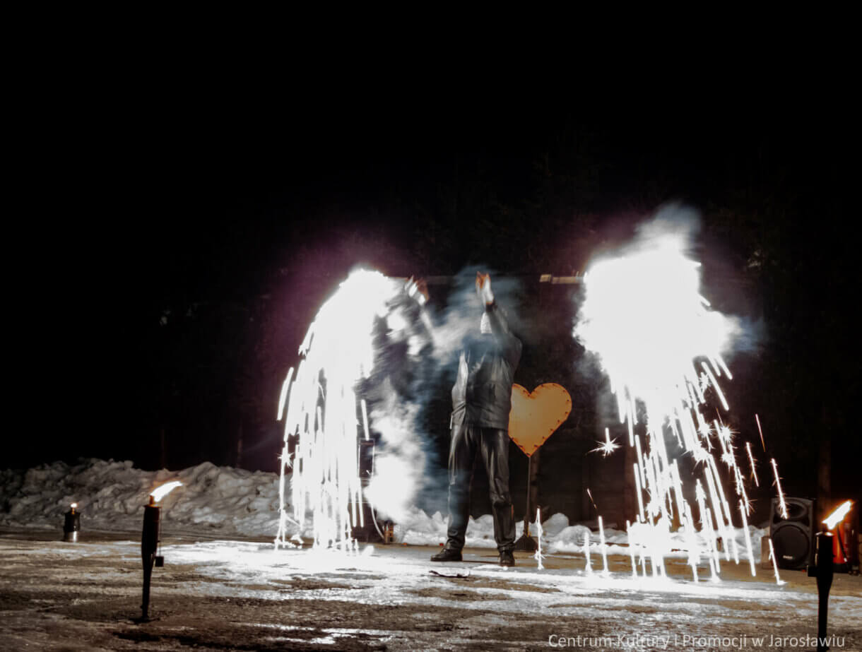 Pokaz ognia w wykonaniu Rycerza Rainera