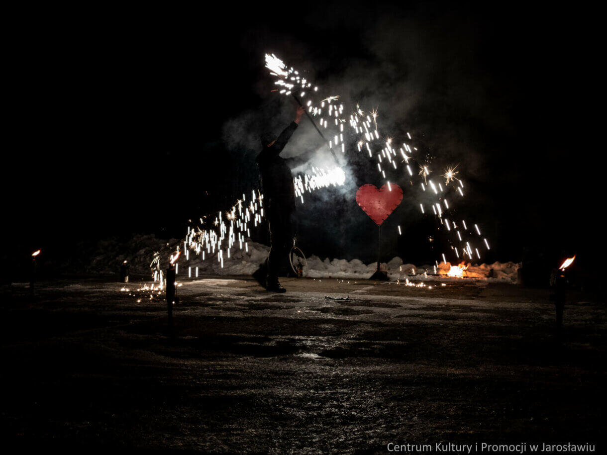Pokaz ognia w wykonaniu Rycerza Rainera