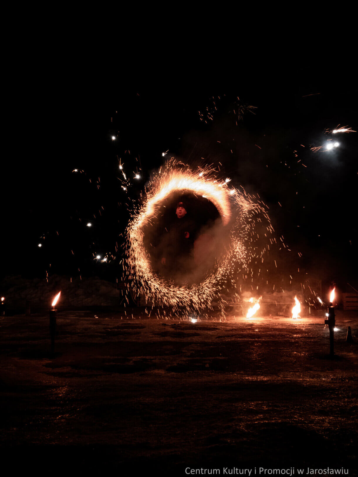 Pokaz ognia w wykonaniu Rycerza Rainera