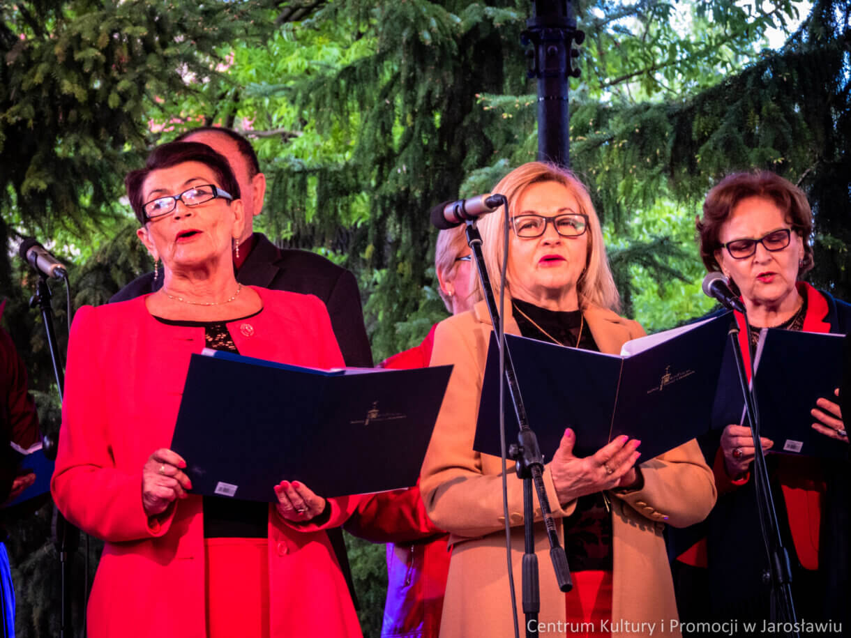 panie z zespołu piosenki estradowej Sway podczas koncertu