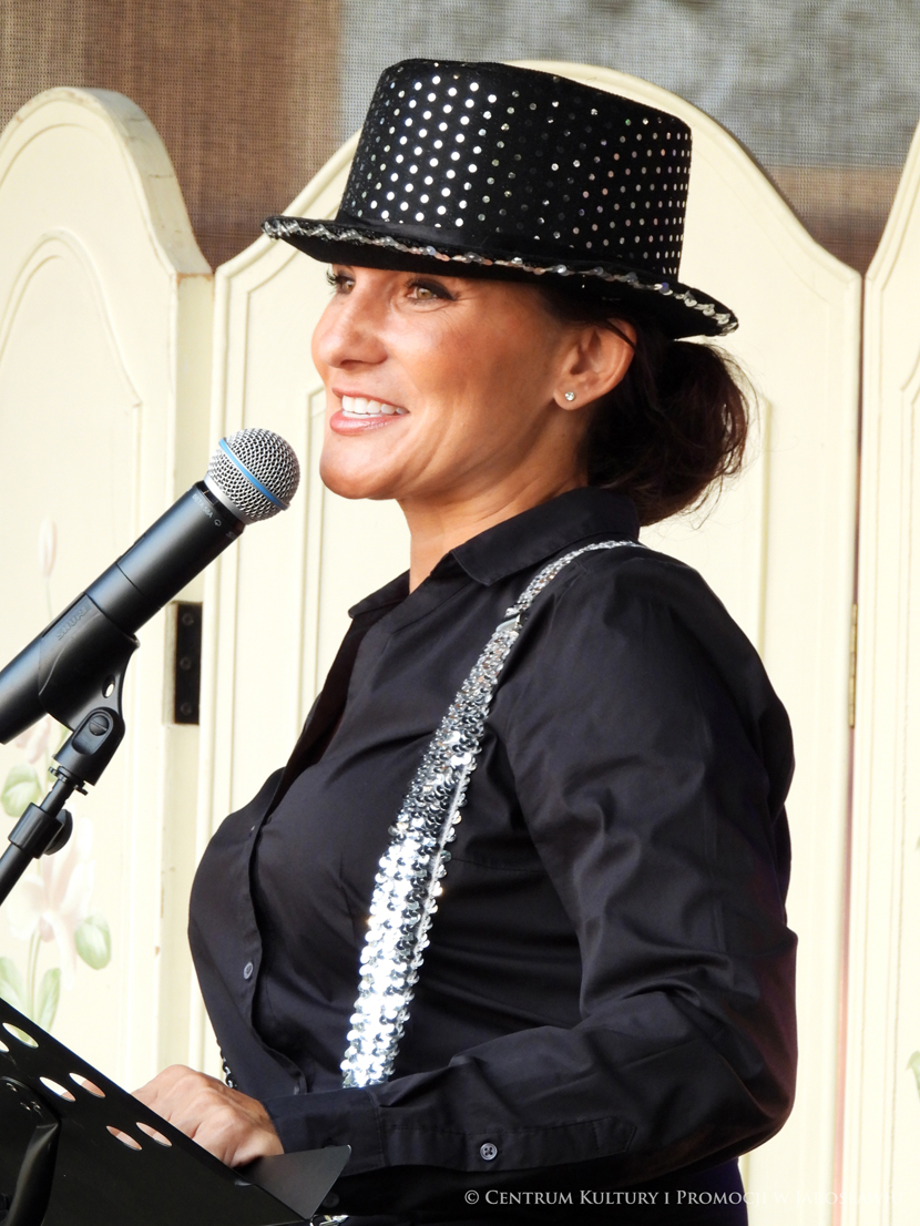 Joanna Błażej-Łukasik –fortepian, słowo wiążące