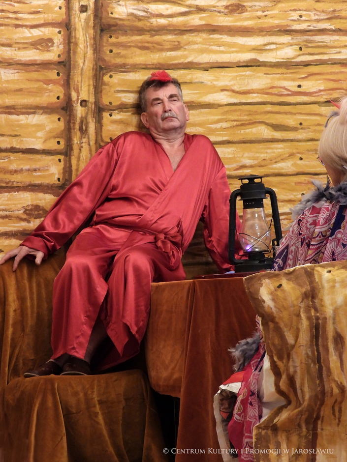 Zenon Jurkiewicz podczas spektaklu