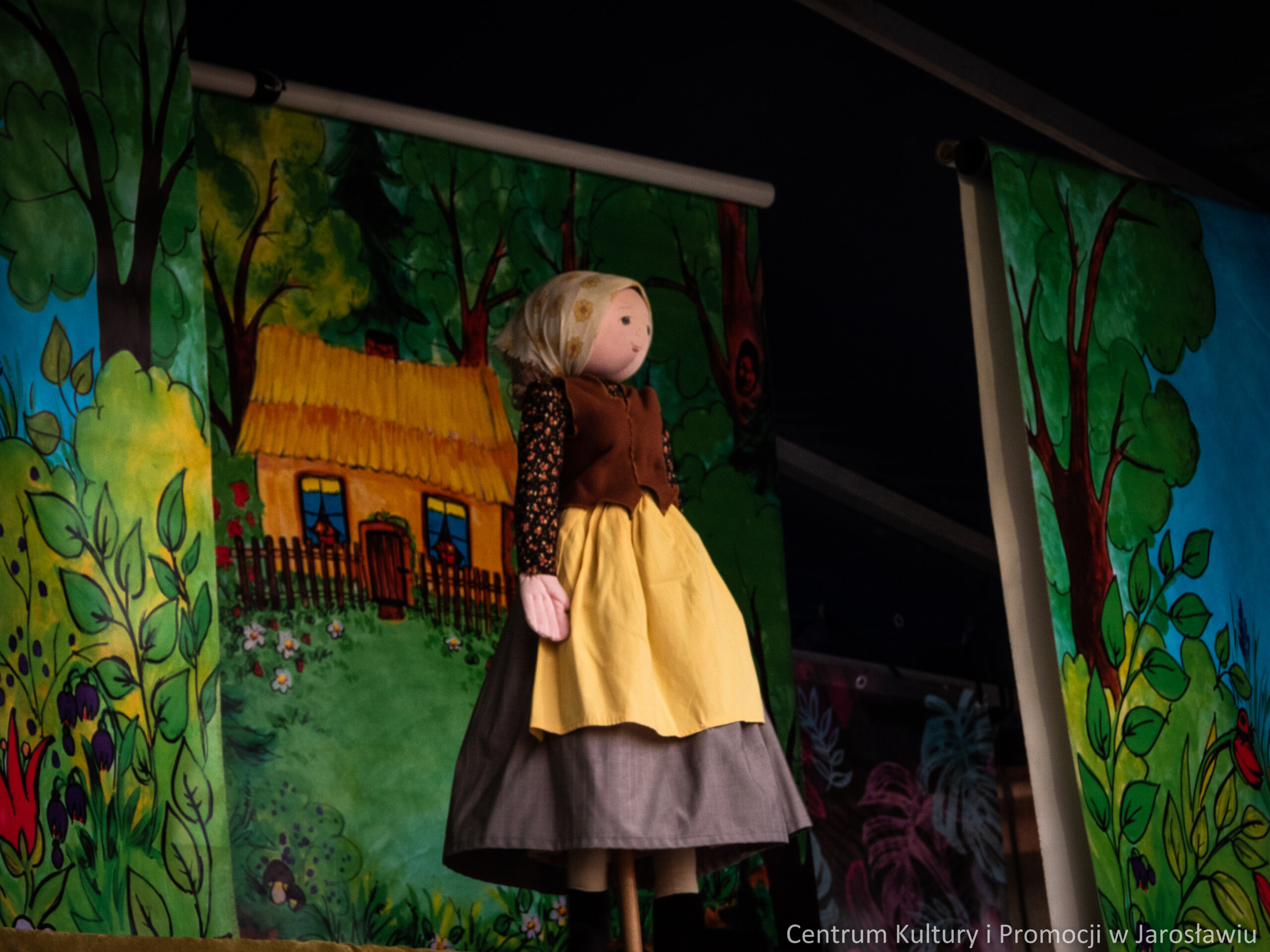 lalka w przedstawieniu 