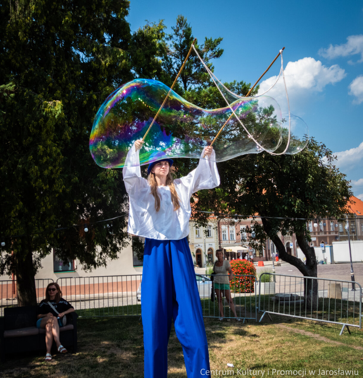 animacje dla dzieci - kolorowy cyrki - puszczanie baniek