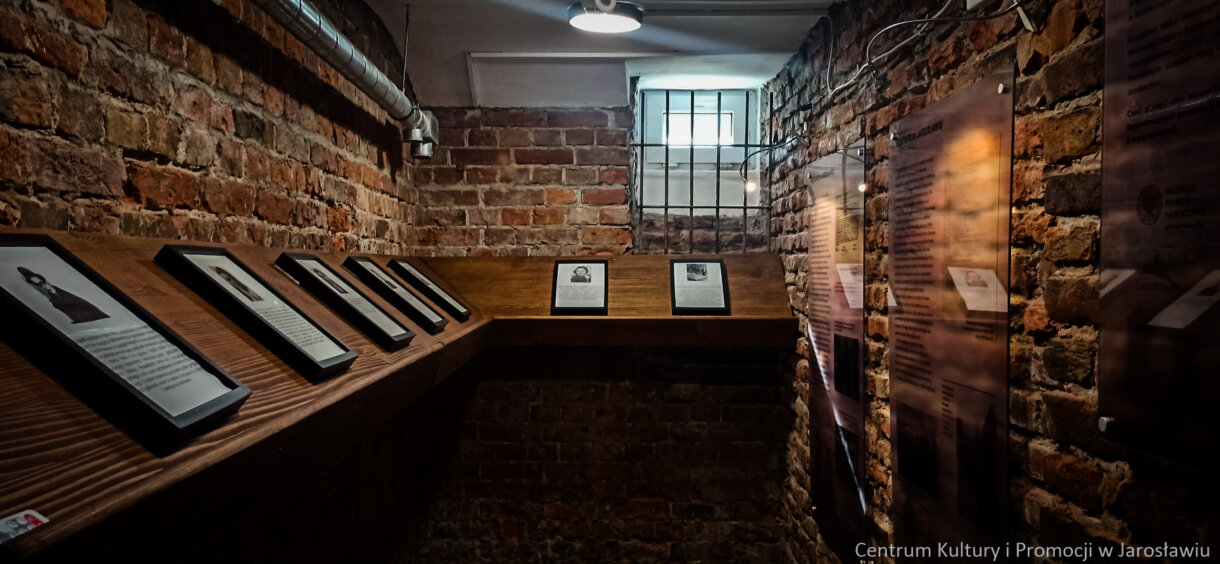 piwnice PUP w których było więzienie gestapo, ekspozycja pamiątkowa