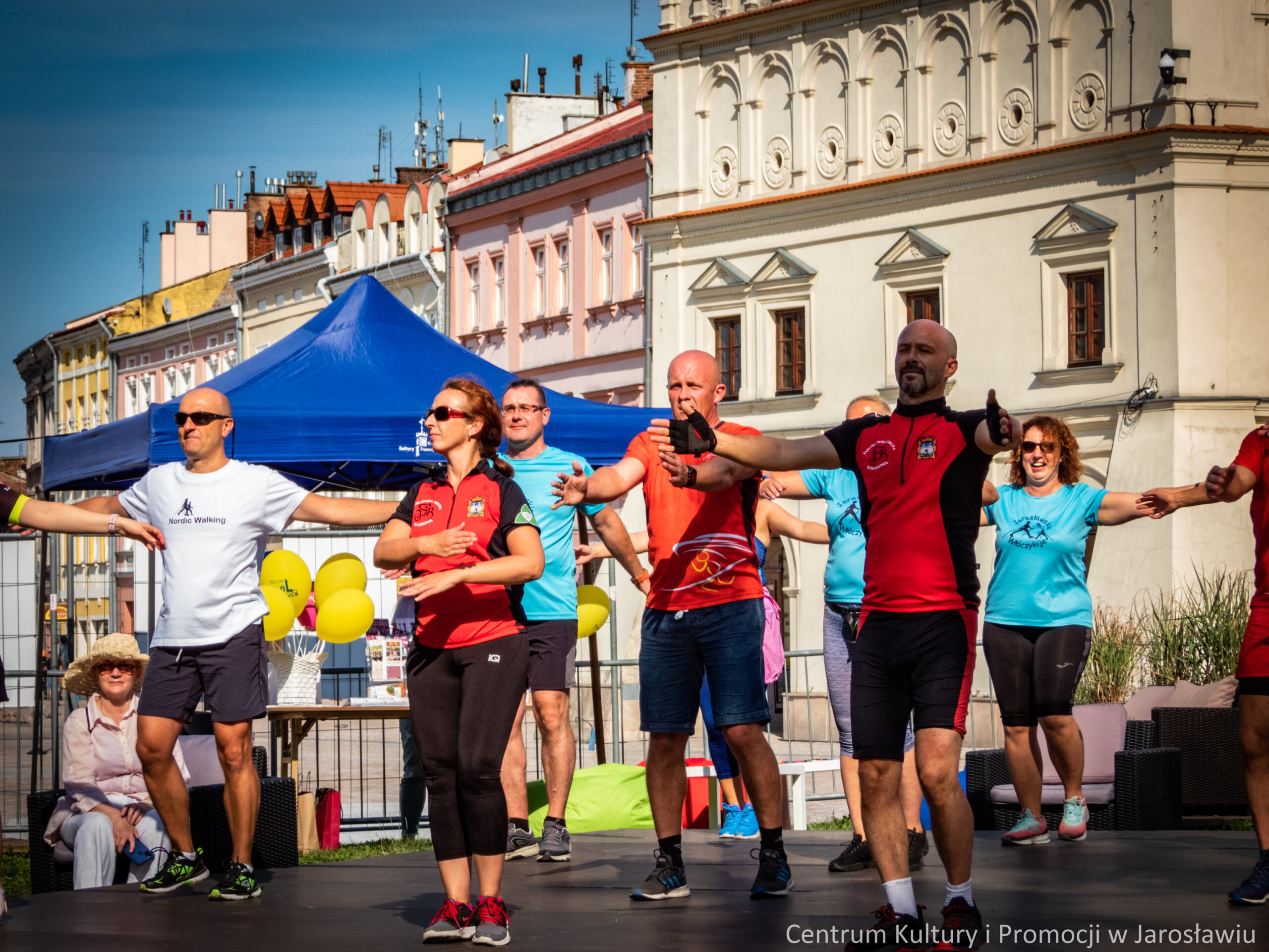 uczestnicy pikniku turystycznego