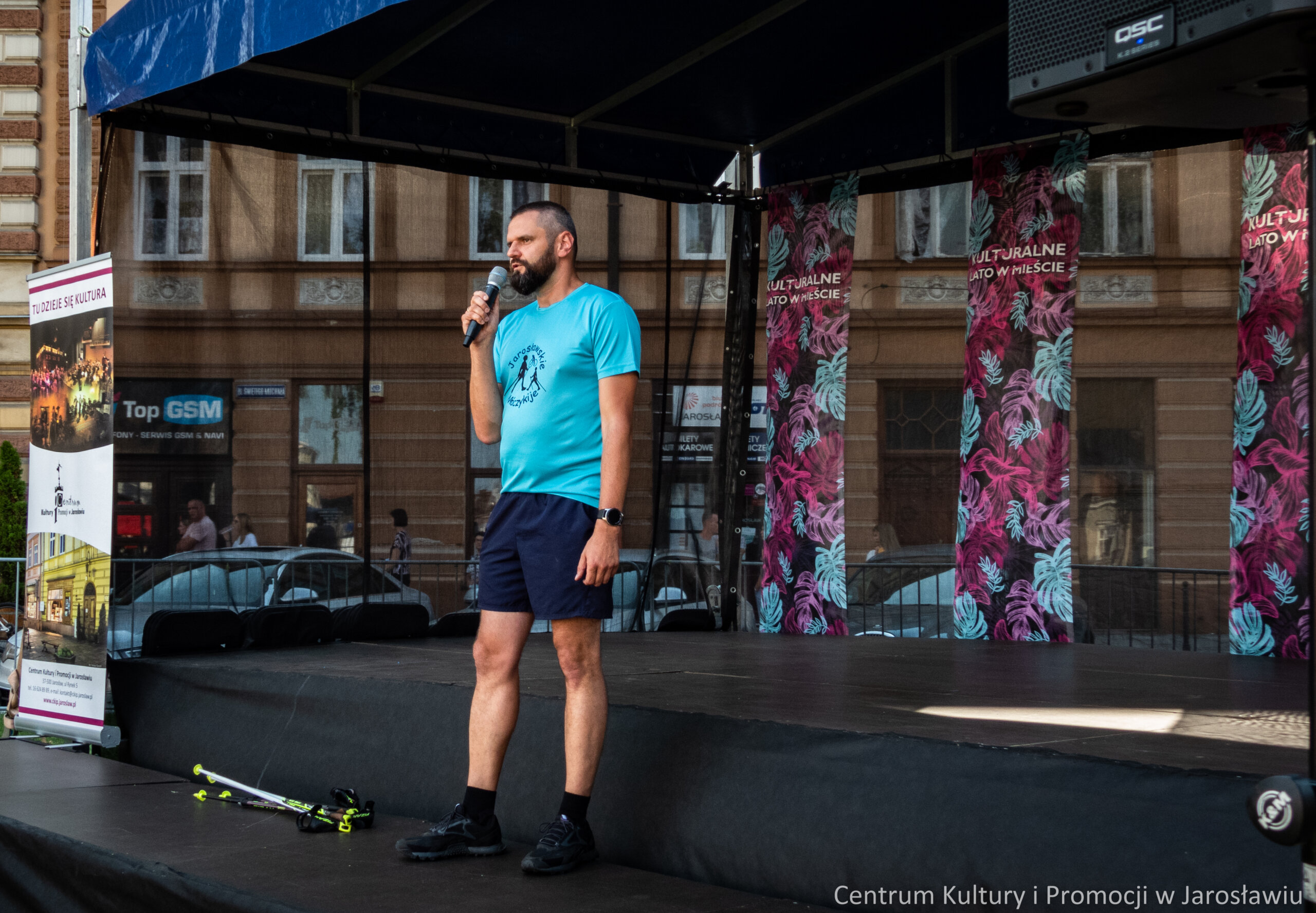 uczestnicy pikniku turystycznego