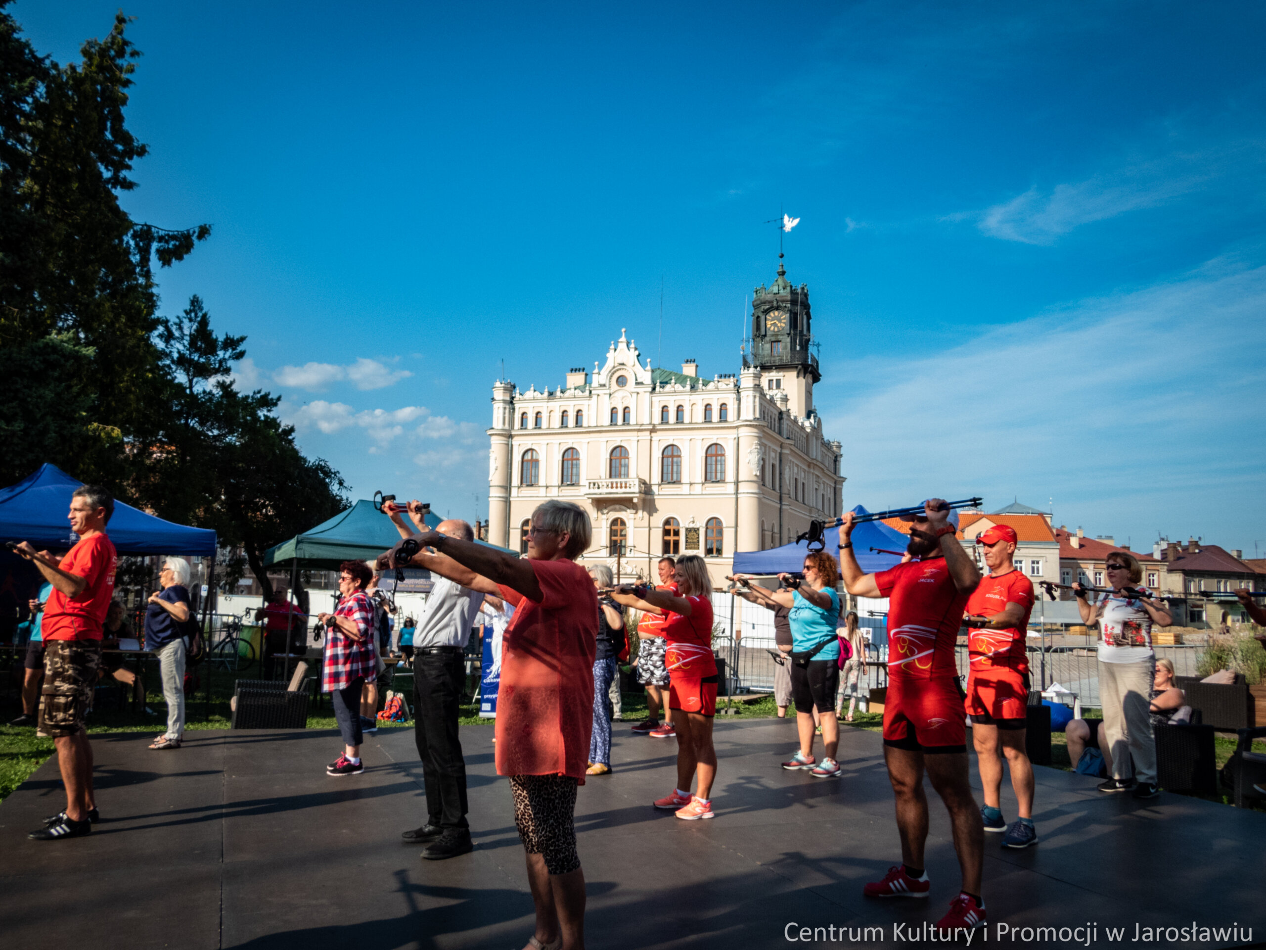 uczestnicy pikniku turystycznego