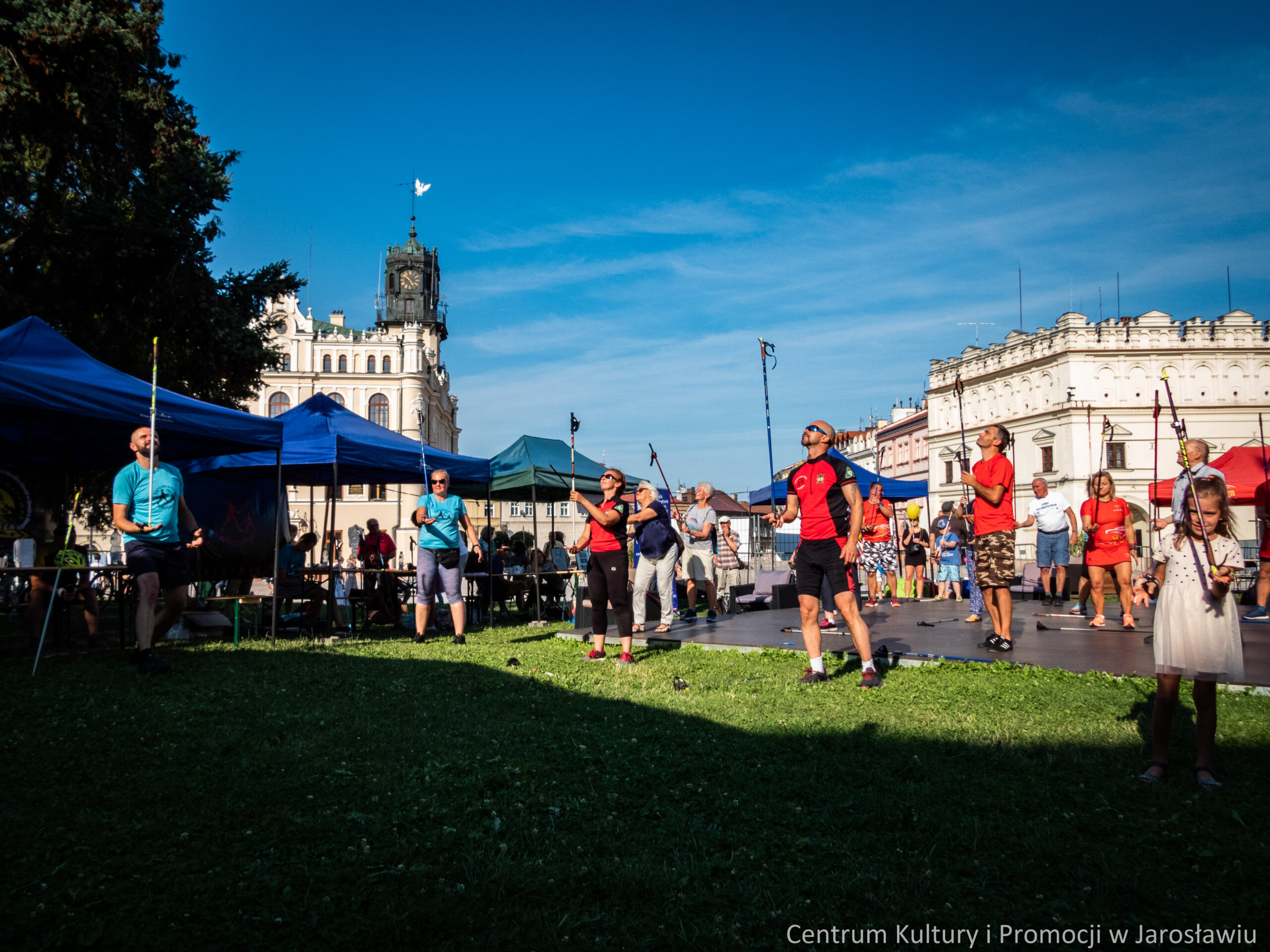 uczestnicy pikniku turystycznego