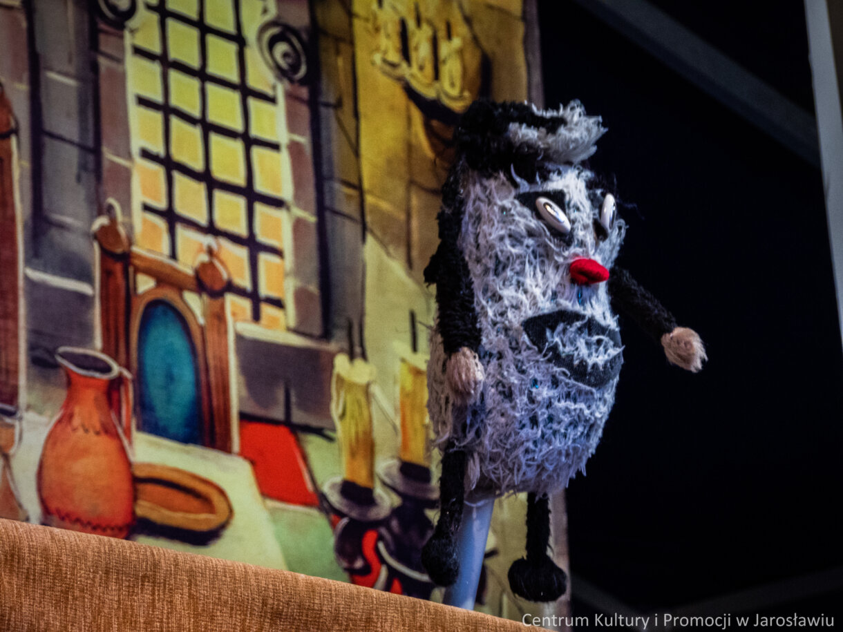 kukiełki podczas spektaklu