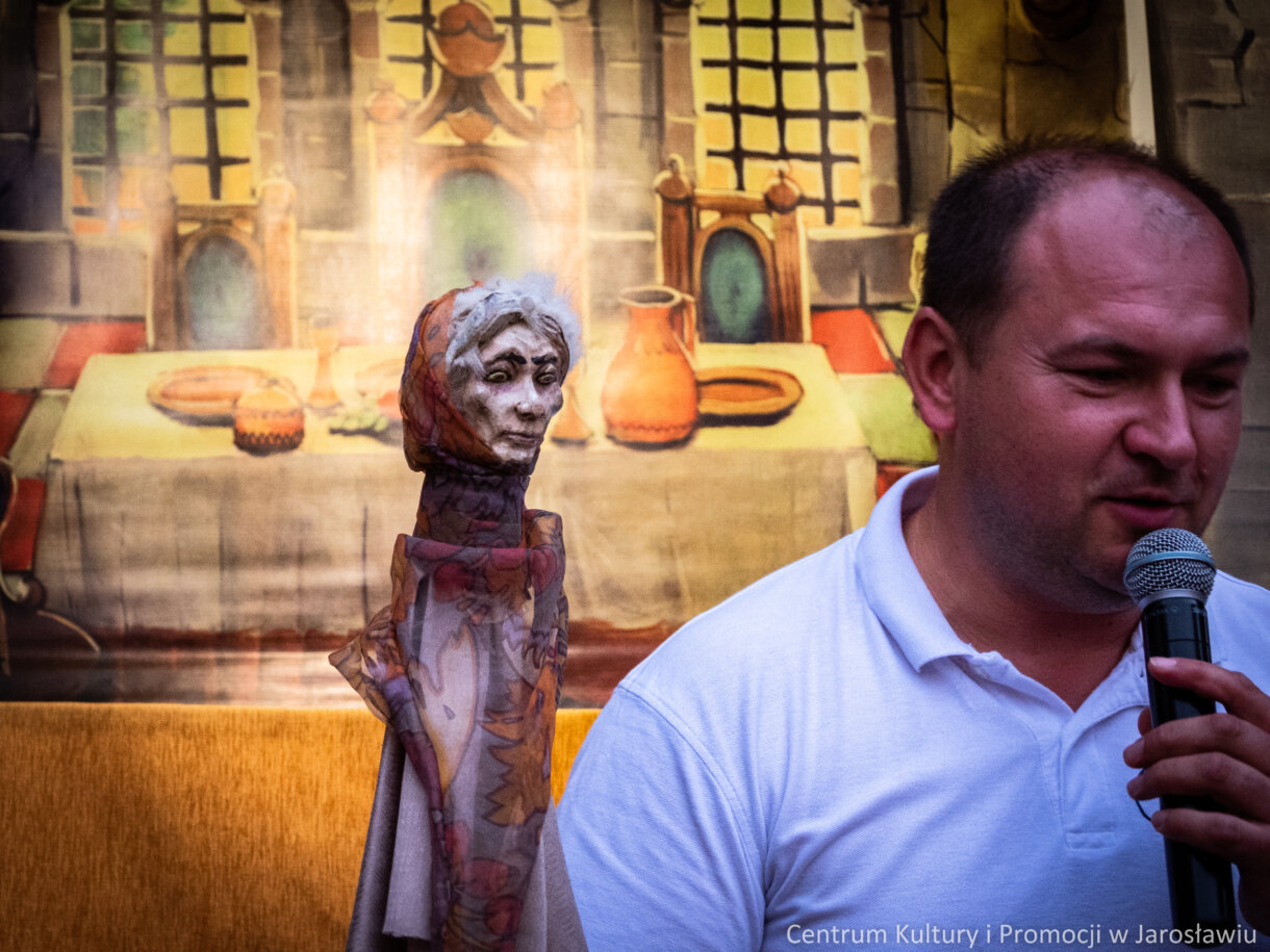 kukiełki podczas spektaklu