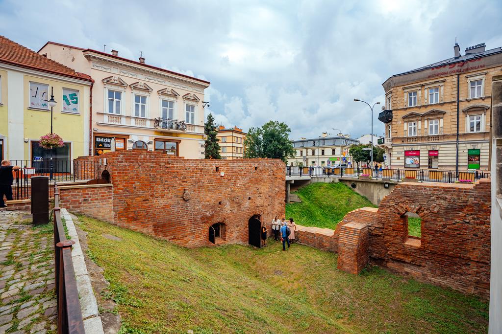 mury bramy krakowskiej