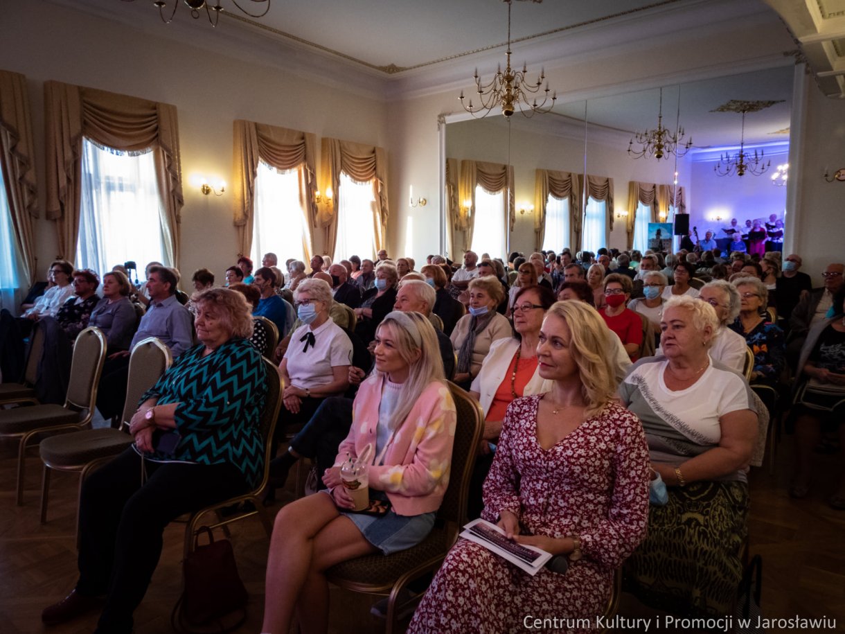publiczność w Sali Lustrzanej podczas koncertu 