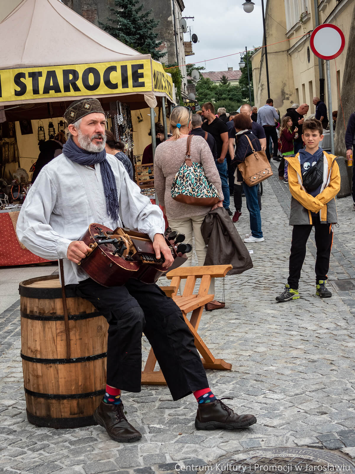 Jacek Hałas improwizacja muzyczna na Jarmarku Jarosławskim