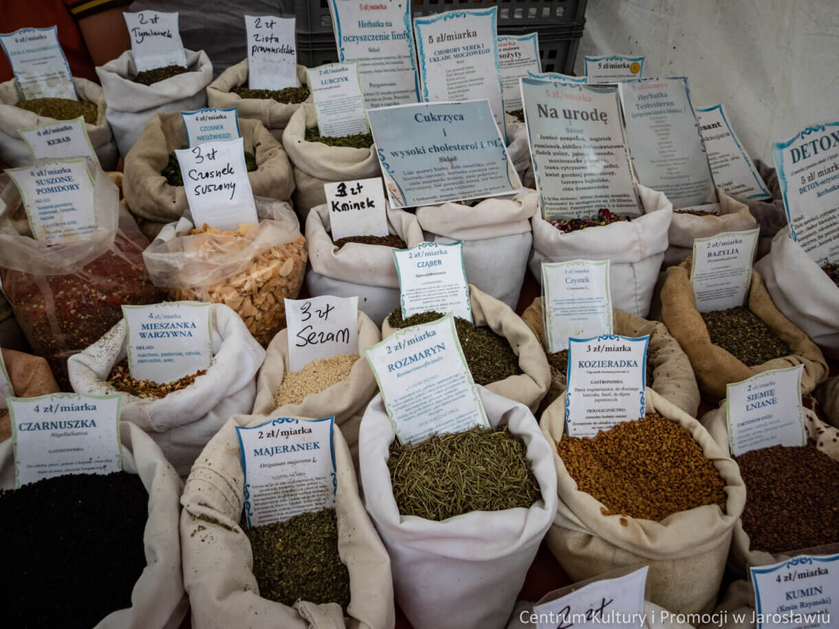 przyprawy - produkty regionalne - stragan