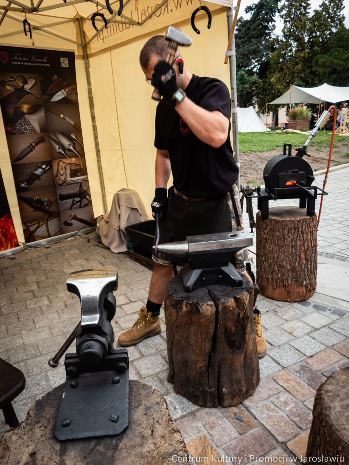 pokaz cechów rzemieslniczych - kowal