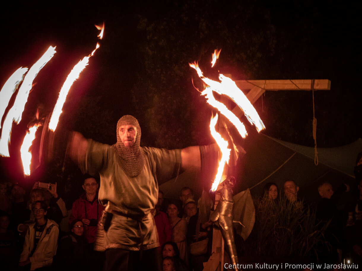 pokaz ognia Rycerz Reiner