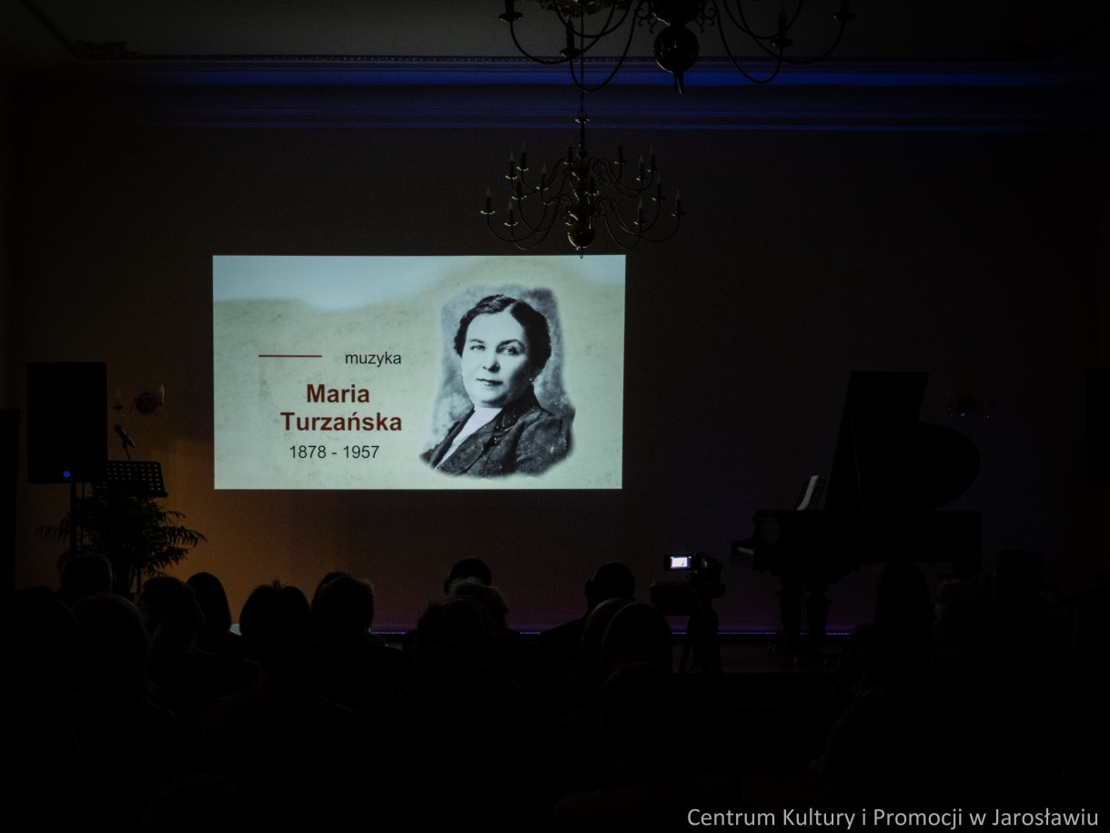 kadr z filmu o marii turzańskiej wyświetlanego podczas inauguracji festiwalu