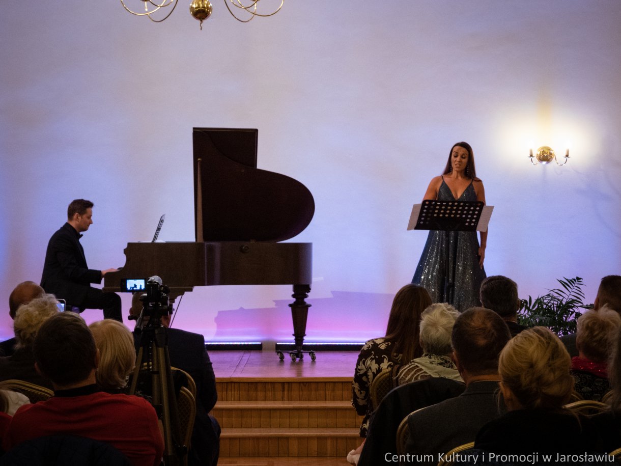 Renata Johnson-Wojtowicz i Marcin Kasprzyk podczas koncertu