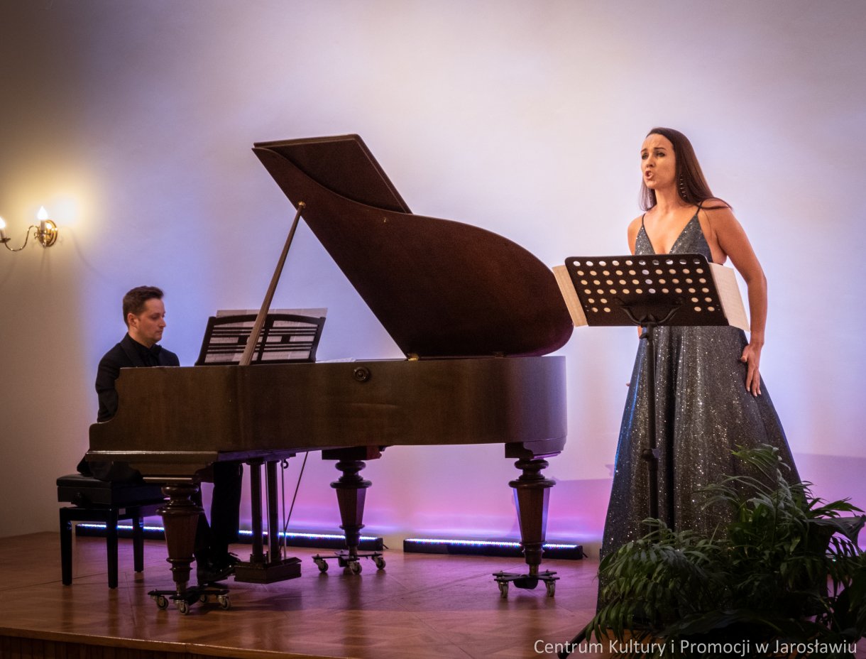 Renata Johnson-Wojtowicz i Marcin Kasprzyk podczas koncertu