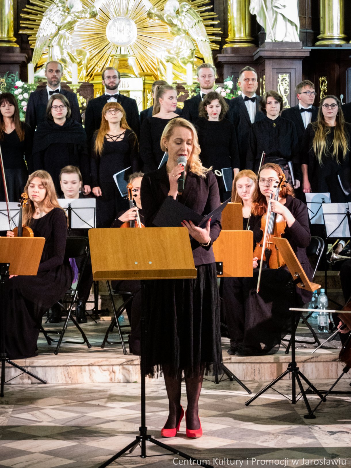 prowadząca koncert Bernadeta Korczewska